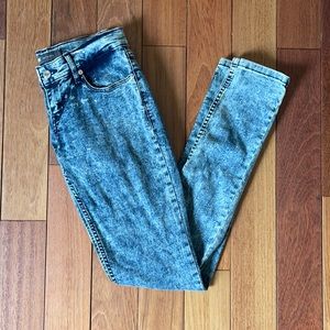 Levi’s Distressed Wash Skinny Jeans